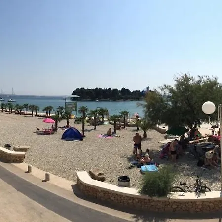 Appartement In Preko With Terrace, Air Conditioning, Wi-fi, Washing Machine