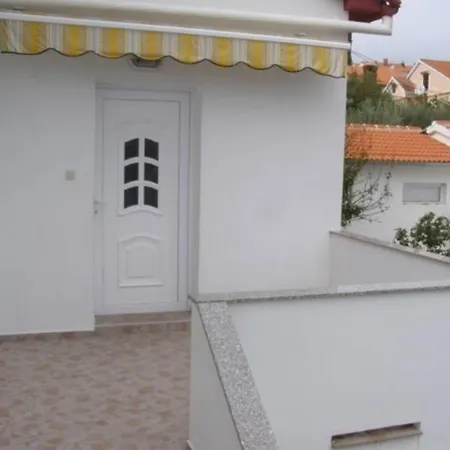 In Preko With Terrace, Air Conditioning, Wi-fi, Washing Machine Appartement